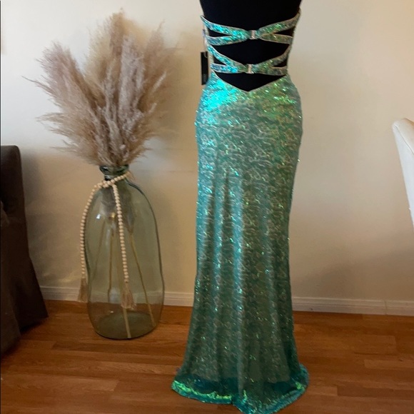 NWT La Femme mermaid strapless Dress Size 4 - Picture 10 of 16